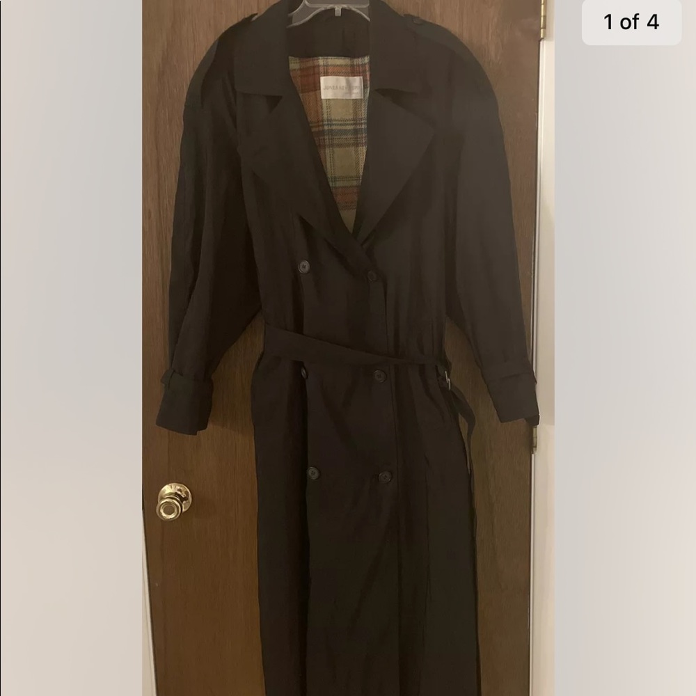 Jones New York black maxi coat, Women’s size 20 Regular.. Original price $130.